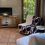 Charme Au Domaine De La Bleone 아파트