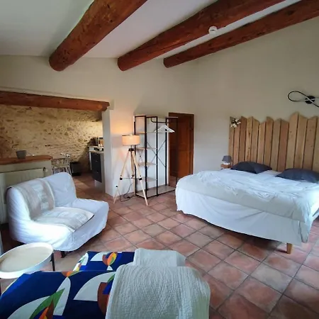 Charme Au Domaine De La Bleone *