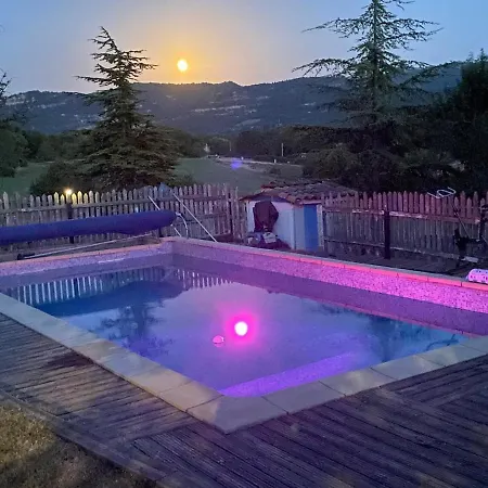 Charme Au Domaine De La Bleone *