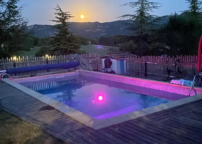 Charme Au Domaine De La Bleone *